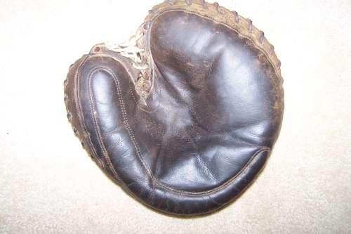 Early 1900's A.J. Reach Decker Patent Crescent Mitt Front